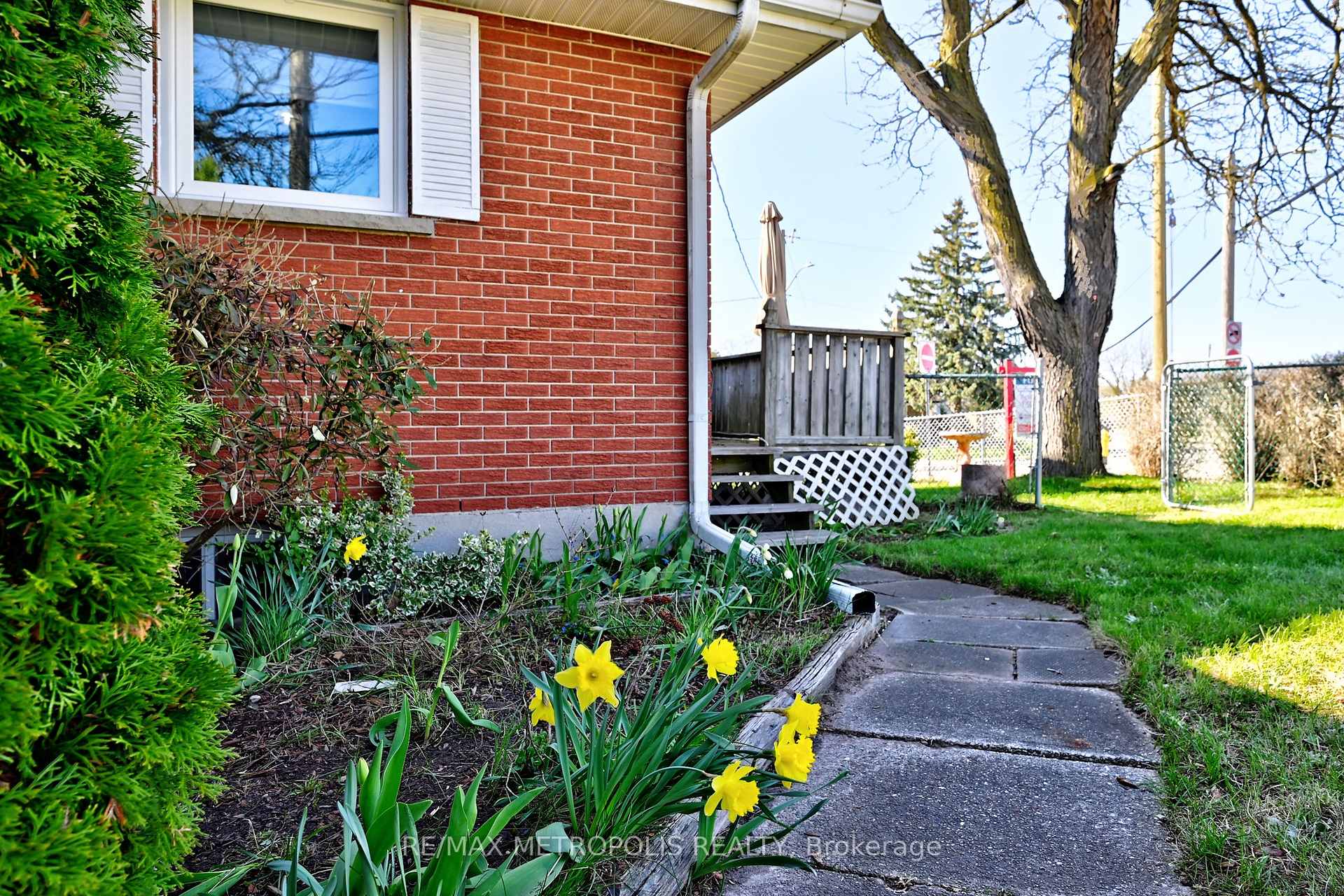 811 Dolph Street N, Cambridge, ON N3H 2B6, Cambridge, ON — photo 38 of 46