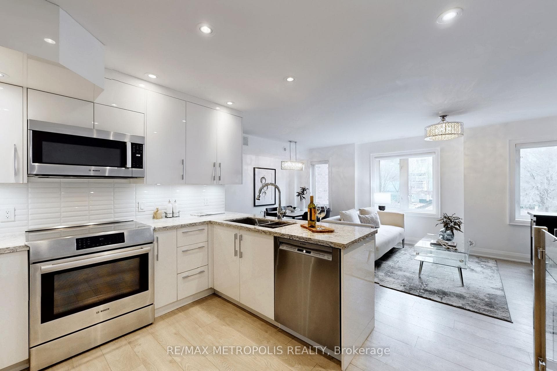 12 Sudbury Street 404, Toronto C01, ON M6J 3W7, Toronto C01, ON — photo 16 of 50