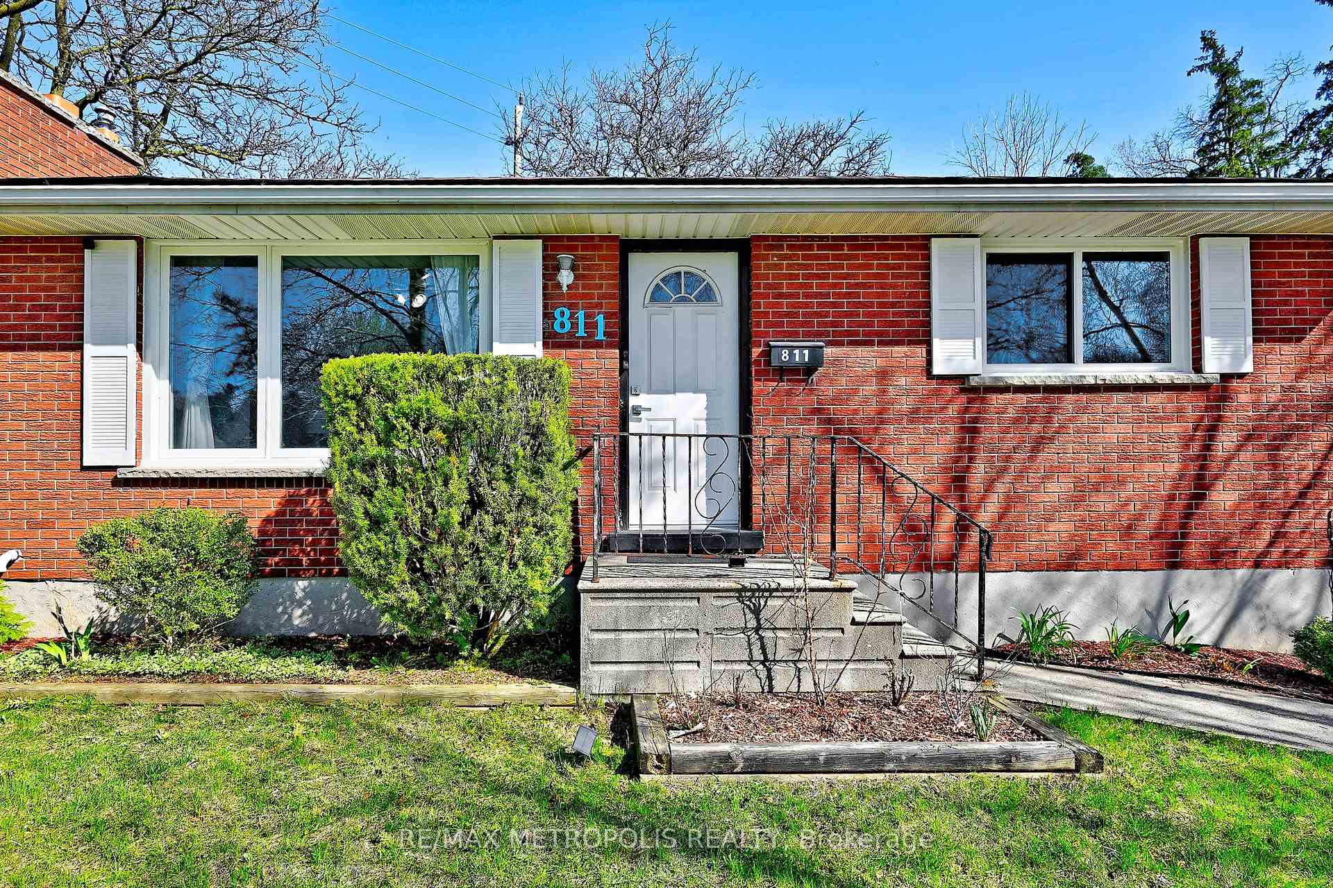 811 Dolph Street N, Cambridge, ON N3H 2B6, Cambridge, ON — photo 4 of 46