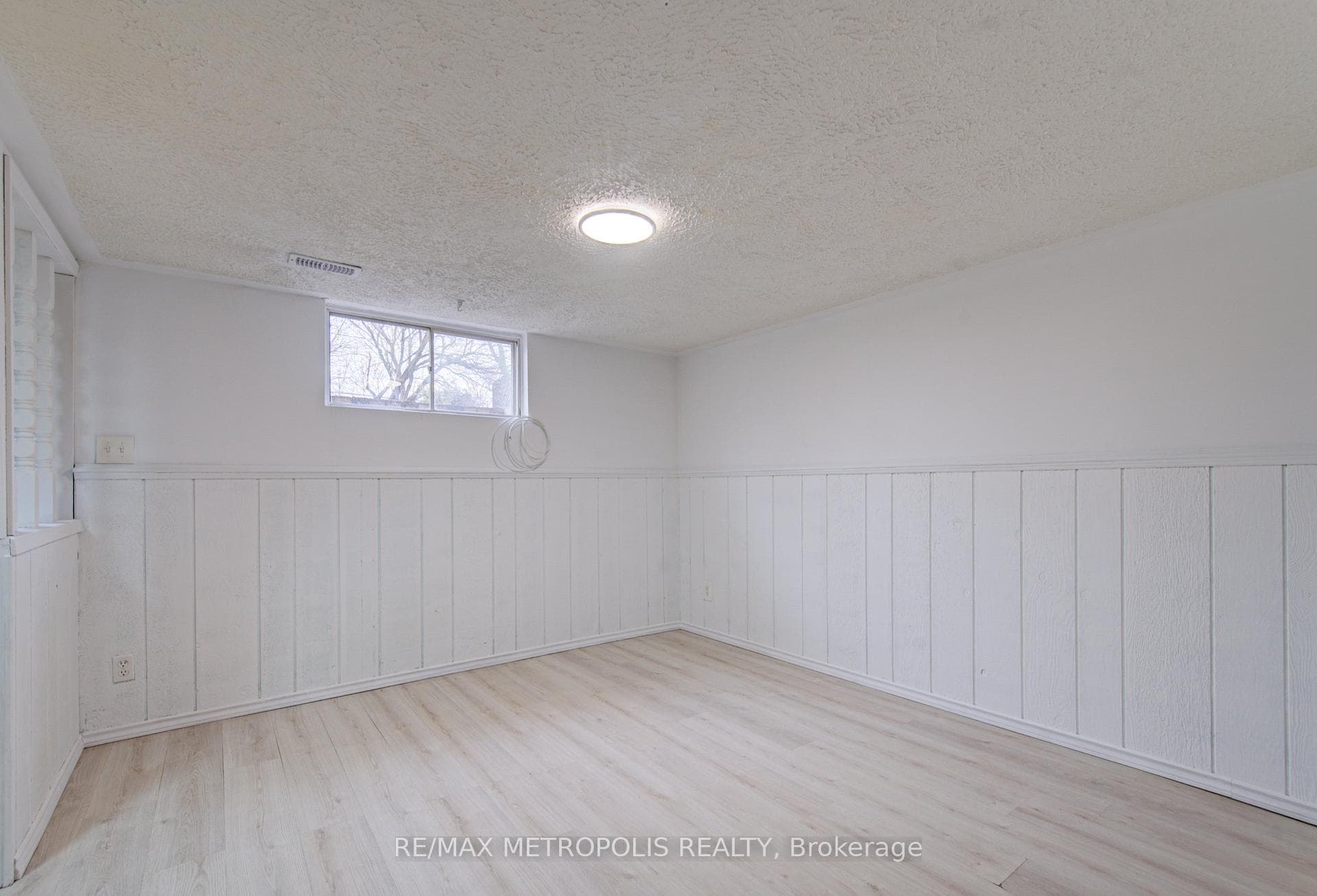 93 Linnwood Avenue, Cambridge, ON N1R 1V2, Cambridge, ON — photo 10 of 42