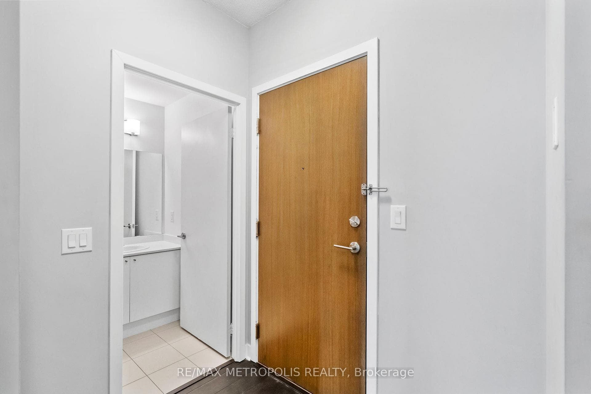 3985 Grand Park Drive 305, Mississauga, ON L5B 0H8, Mississauga, ON — photo 2 of 27