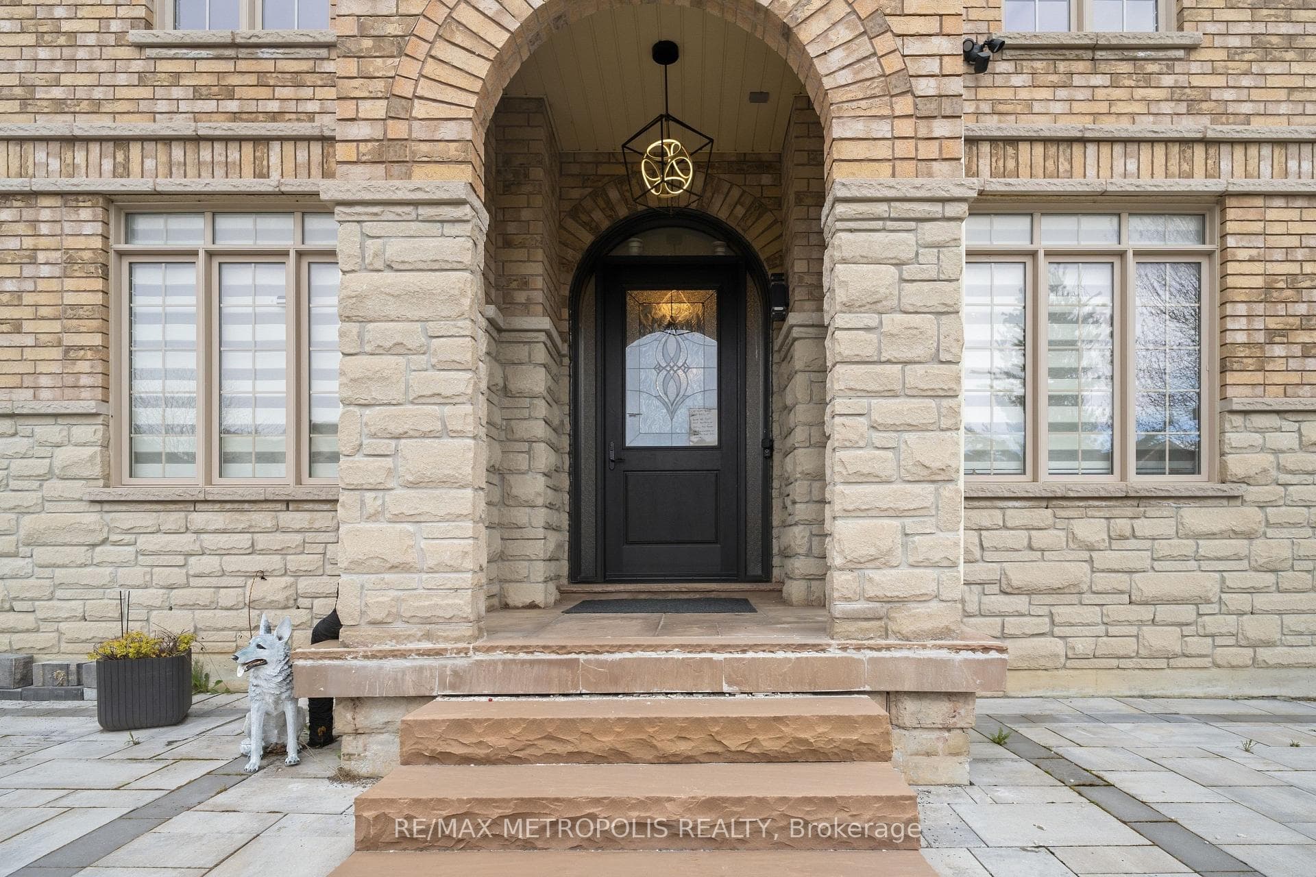 1069 Nellie Little Crescent, Newmarket, ON L3X 3E3, Newmarket, ON — photo 11 of 44