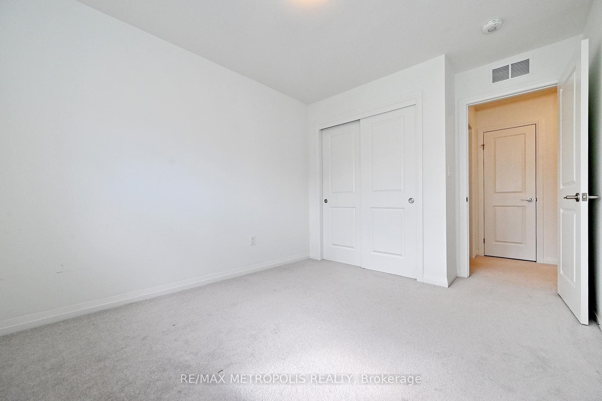 4552 Portage Road 104, Niagara Falls, ON L2E 6A8, Niagara Falls, ON — photo 37 of 50
