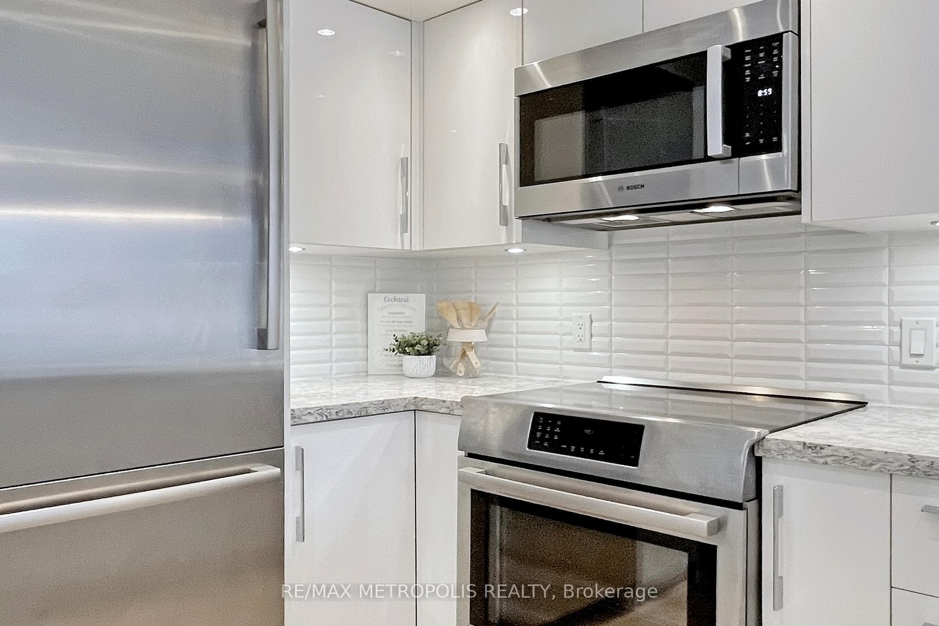 12 Sudbury Street 404, Toronto C01, ON M6J 3W7, Toronto C01, ON — photo 19 of 50