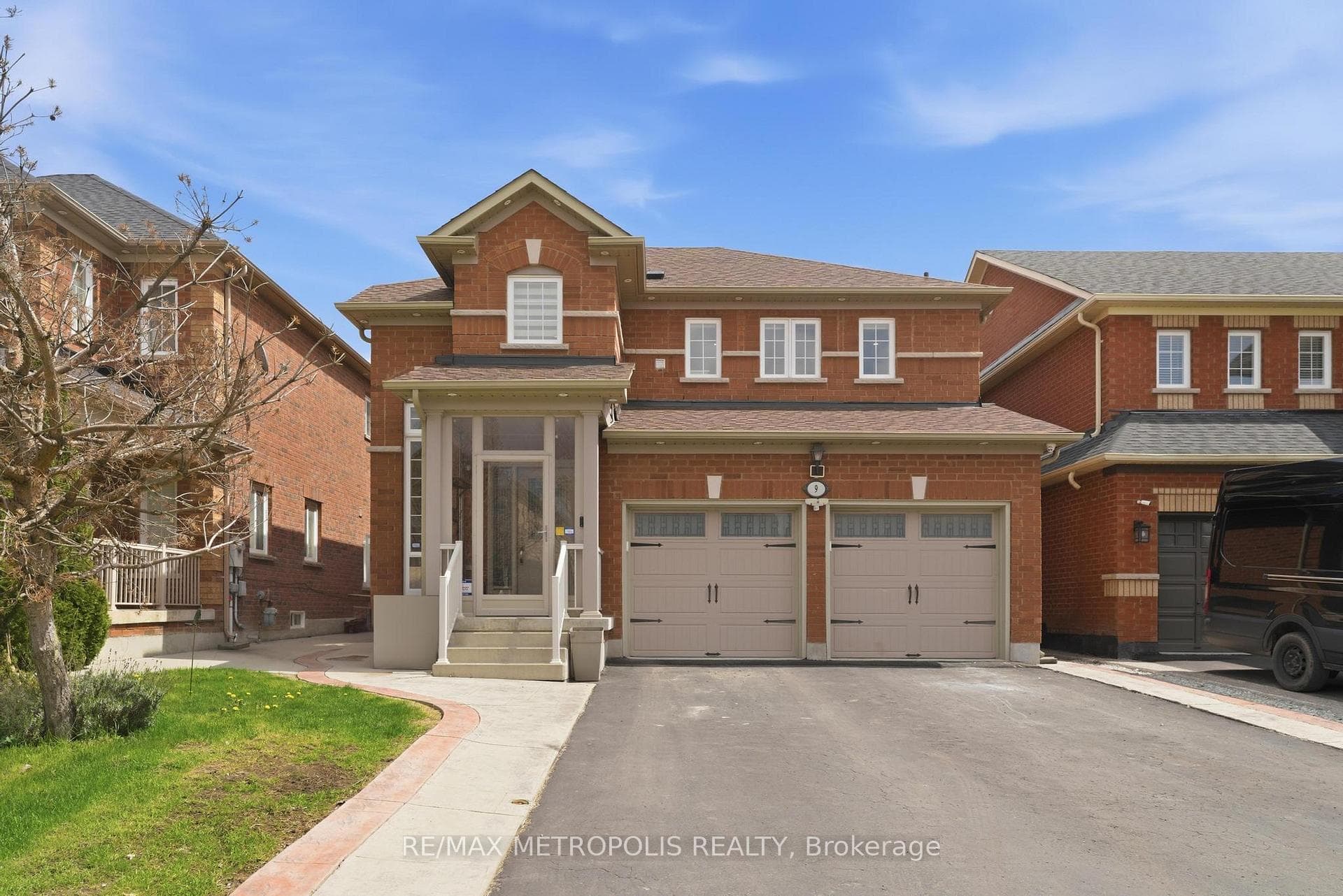 9 Tan Lane, Brampton, ON L6P 0Z9, Brampton, ON — photo 1 of 51