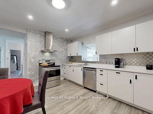 1000 Elgin Street, Newmarket, ON L3Y 3C1, Newmarket, ON — photo 17 of 50