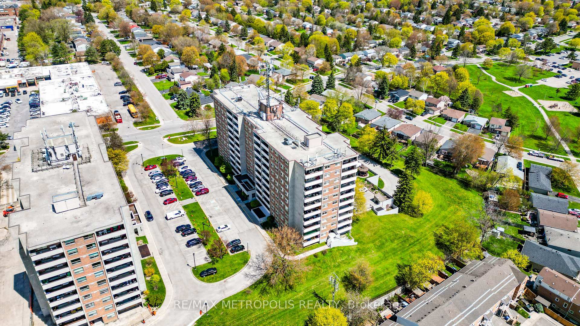 40 William Roe Boulevard 1010, Newmarket, ON L3Y 5N4, Newmarket, ON — photo 4 of 52