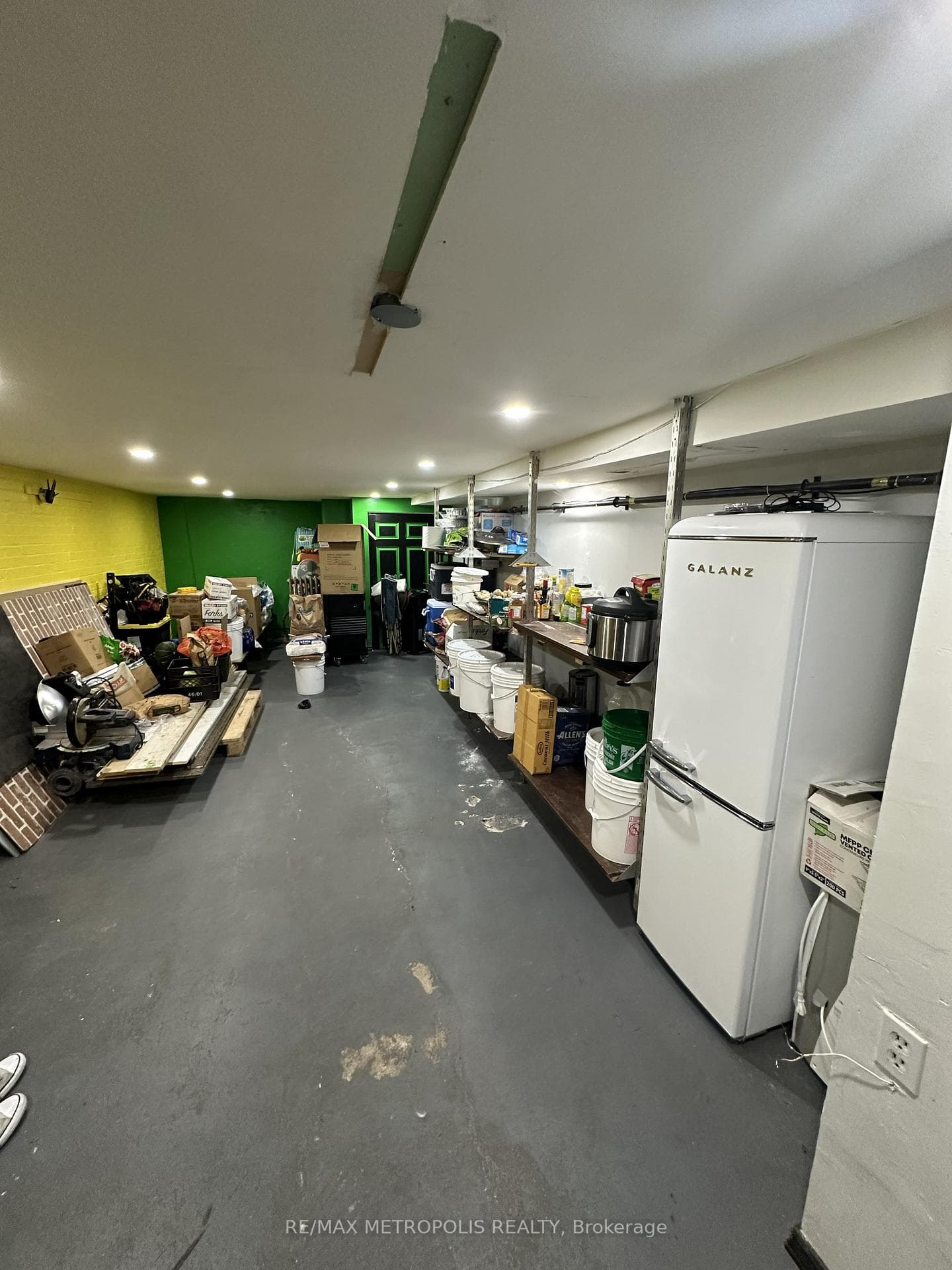 854 BATHURST Street, Toronto C02, ON M5R 3G3, Toronto C02, ON — photo 6 of 49