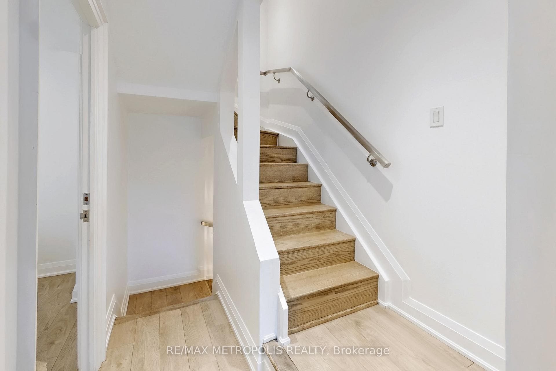 12 Sudbury Street 404, Toronto C01, ON M6J 3W7, Toronto C01, ON — photo 28 of 50