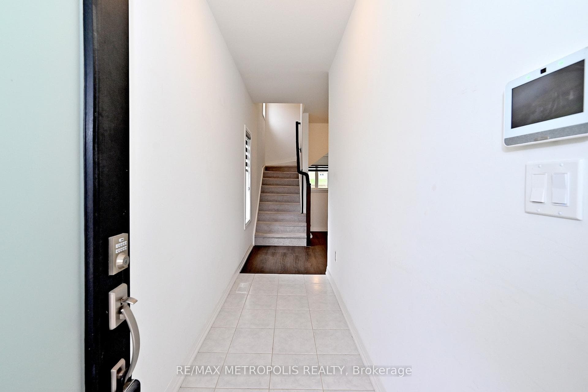 4552 Portage Road 104, Niagara Falls, ON L2E 6A8, Niagara Falls, ON — photo 4 of 50