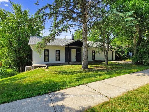 1000 Elgin Street, Newmarket, ON L3Y 3C1, Newmarket, ON — photo 1 of 50