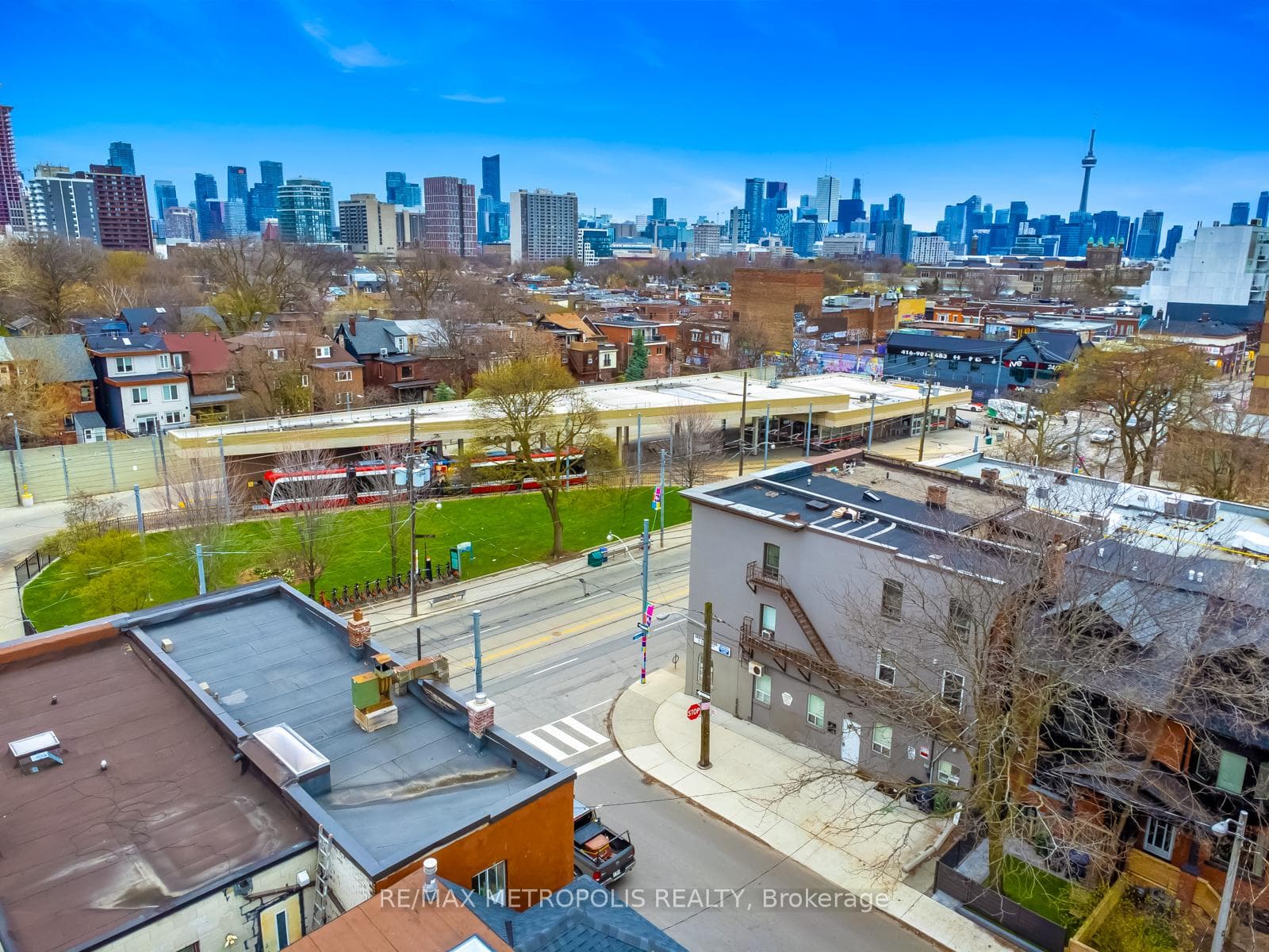 854 BATHURST Street, Toronto C02, ON M5R 3G3, Toronto C02, ON — photo 48 of 49