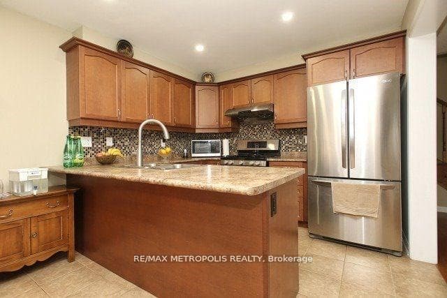 1913 Liatris Drive, Pickering, ON L1X 0A7, Pickering, ON — photo 6 of 22