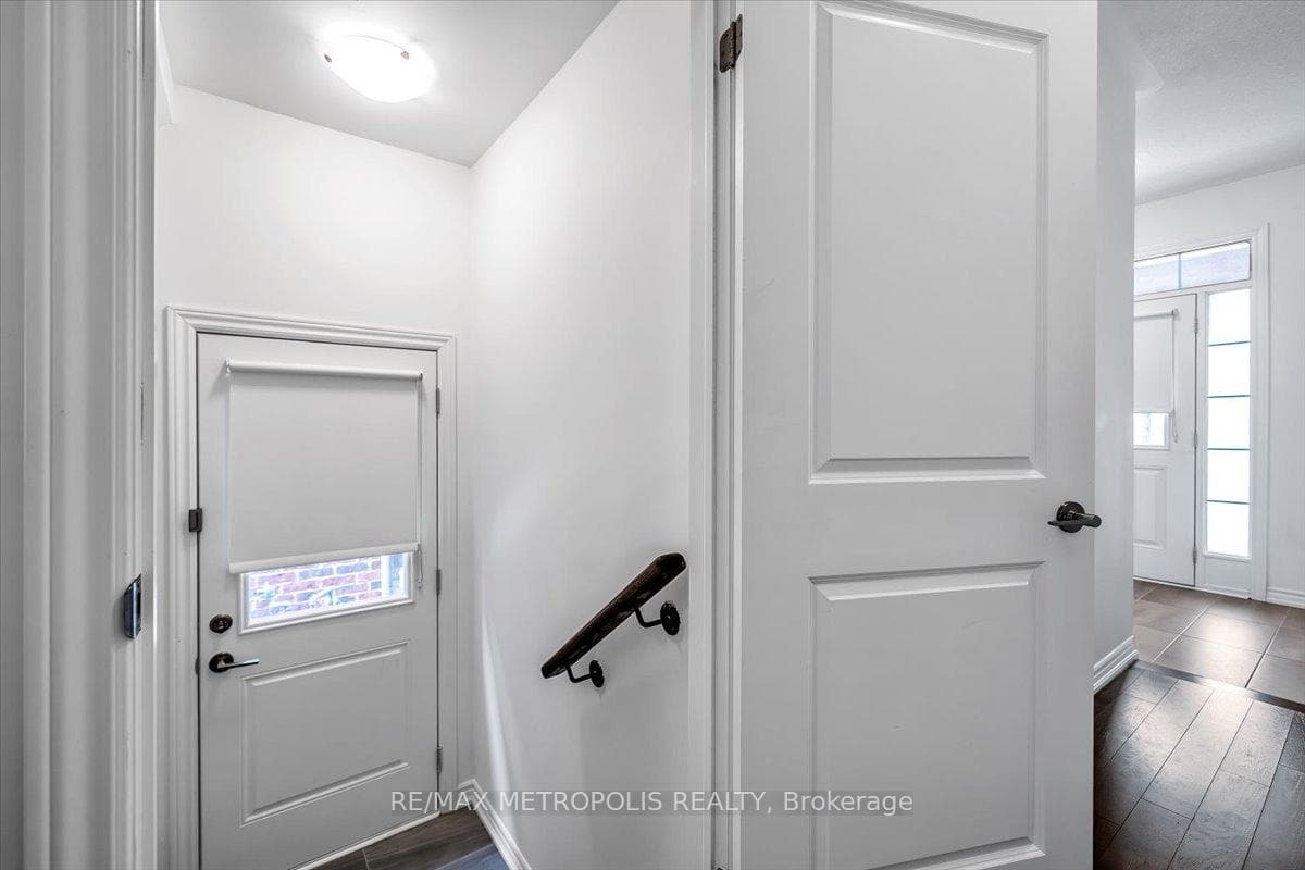 120 Laing Drive, Whitby, ON L1P 0N5, Whitby, ON — photo 12 of 41