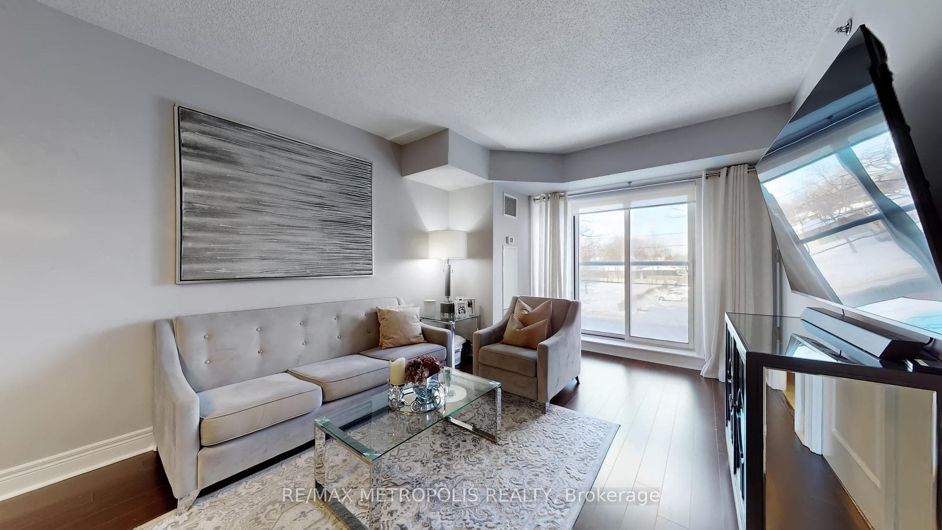 701 Sheppard Avenue W 228, Toronto C06, ON M3H 0B2, Toronto C06, ON — photo 1 of 50