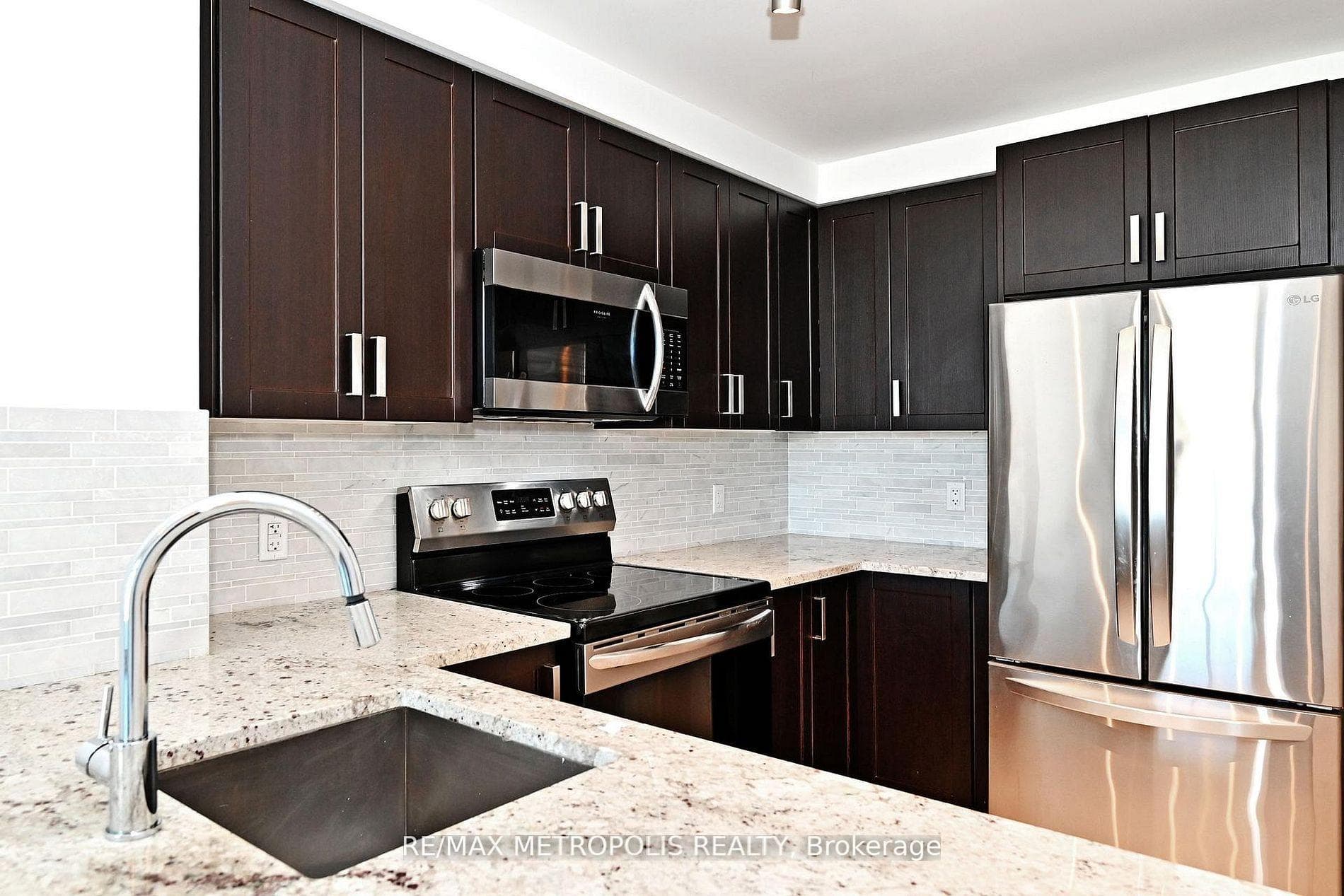 11611 Yonge Street 809, Richmond Hill, ON L4E 1G2, Richmond Hill, ON — photo 19 of 43
