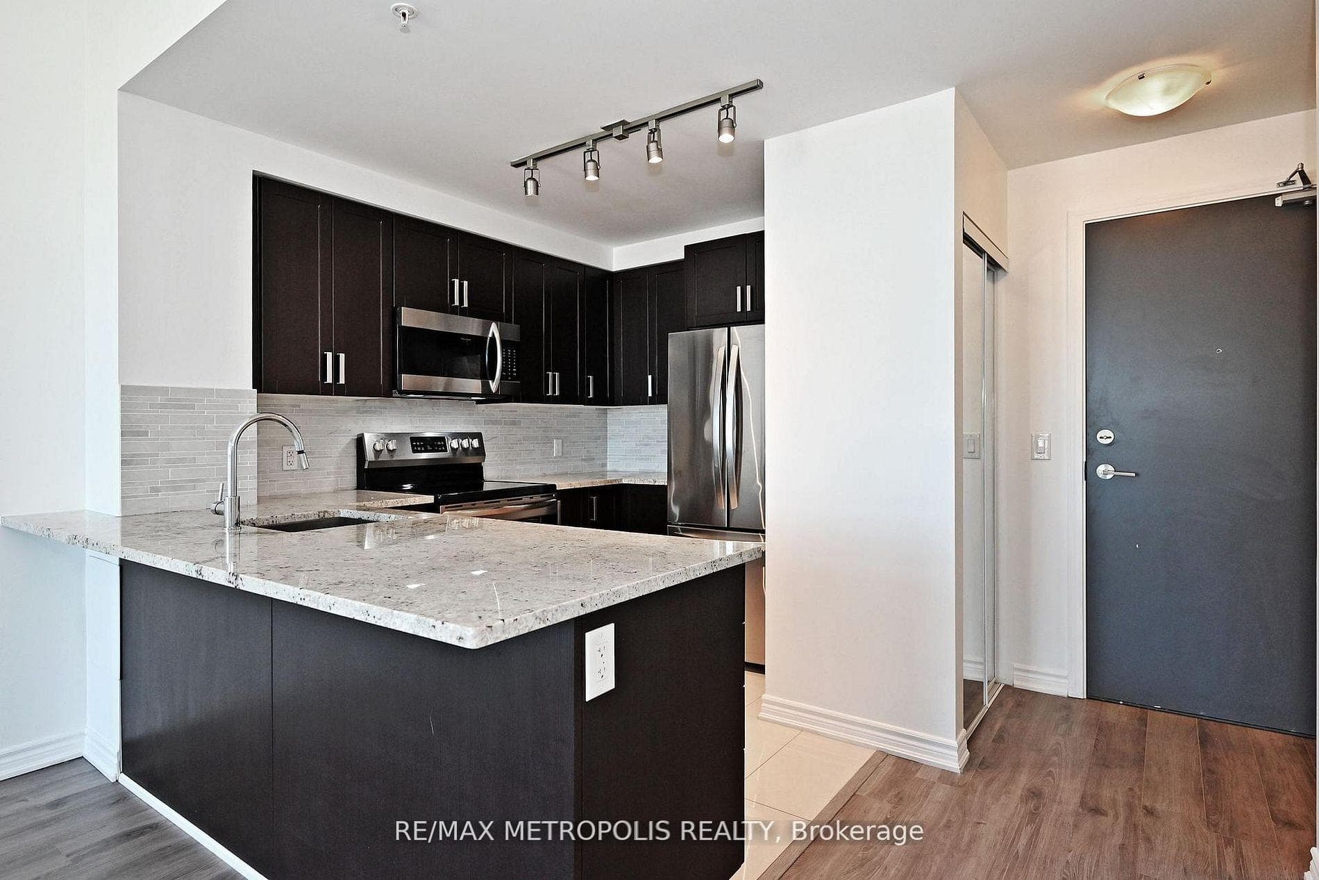 11611 Yonge Street 809, Richmond Hill, ON L4E 1G2, Richmond Hill, ON — photo 17 of 43
