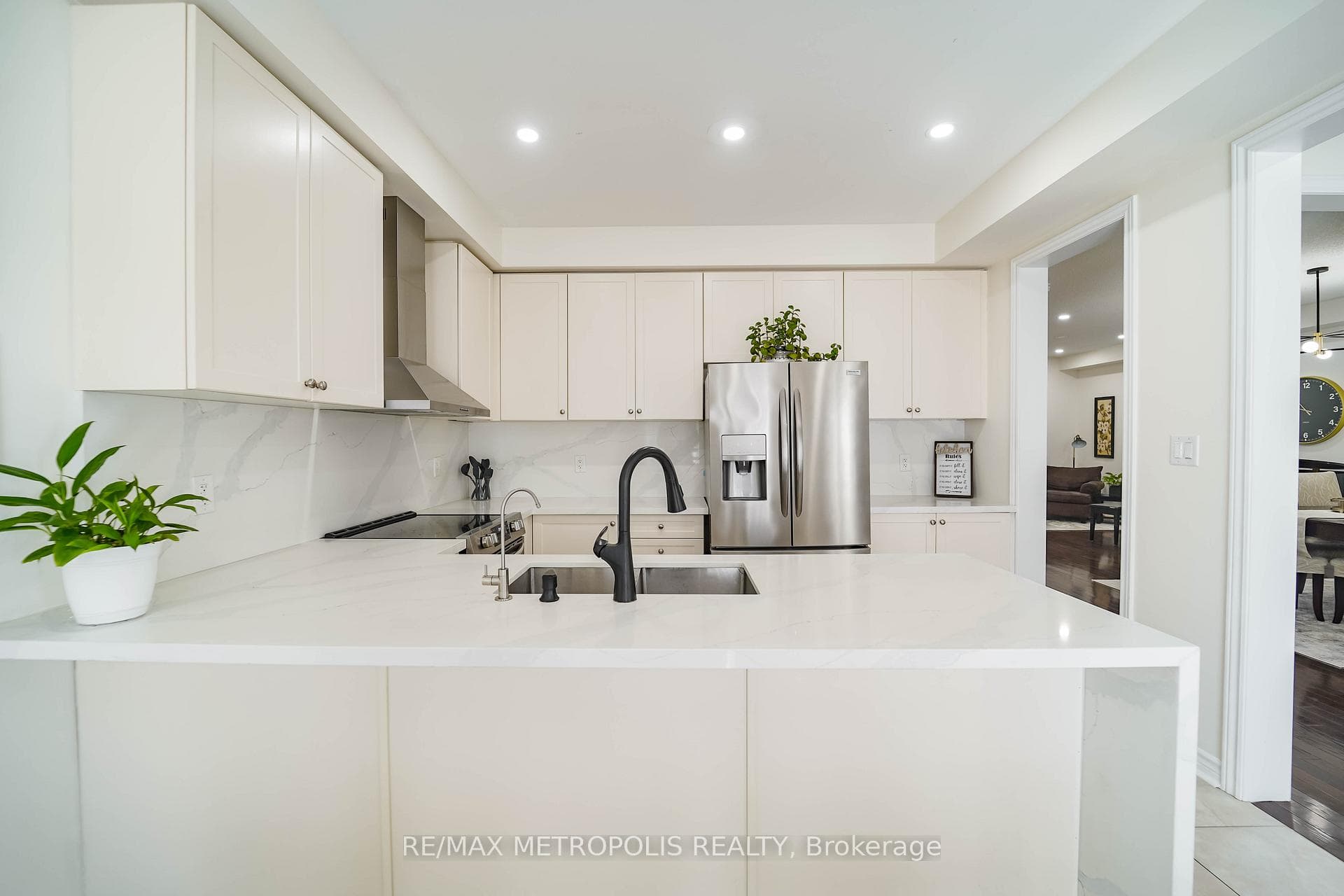 82 Mcroberts Crescent, Clarington, ON L1E 0H4, Clarington, ON — photo 15 of 50