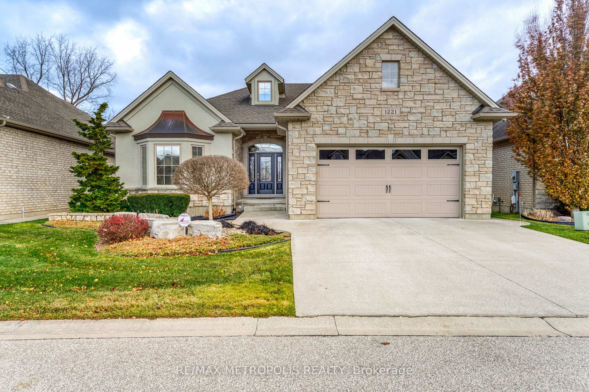 1221 Mike Weir Drive, Sarnia, ON N0N 1C0, Sarnia, ON