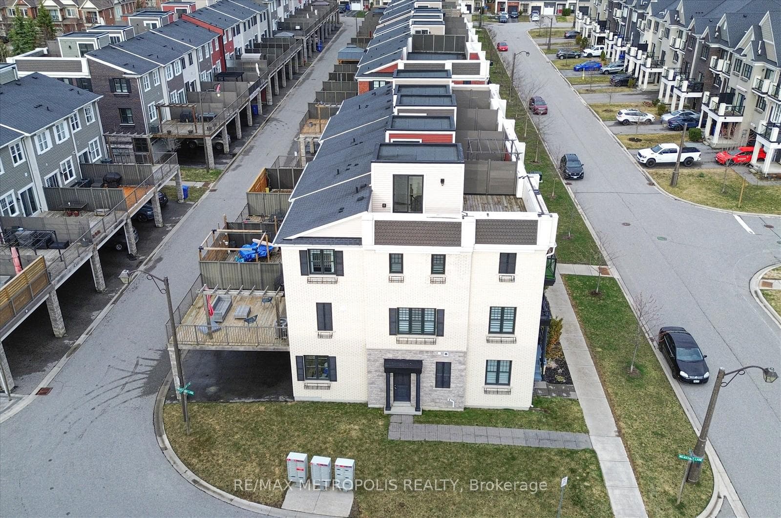 1 Boadway Crescent, Whitchurch-Stouffville, ON L4A 1X9, Whitchurch-Stouffville, ON — photo 6 of 47