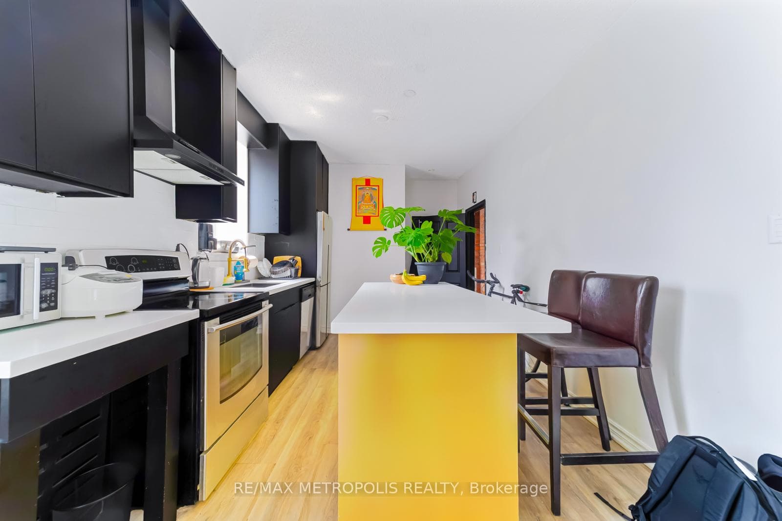 854 BATHURST Street, Toronto C02, ON M5R 3G3, Toronto C02, ON — photo 36 of 49