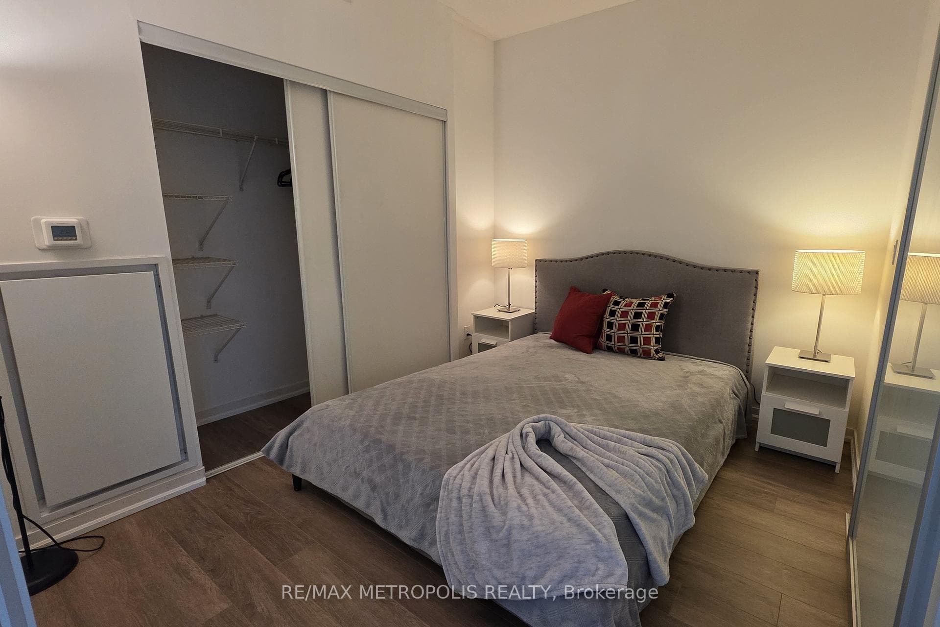 55 East Liberty Street 813, Toronto C01, ON M6K 3P9, Toronto C01, ON — photo 5 of 28