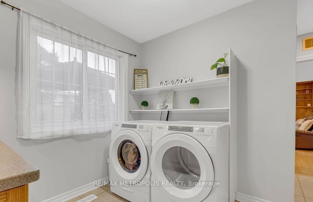 100 Warren Road, Kitchener, ON N2M 4T4, Kitchener, ON — photo 19 of 37