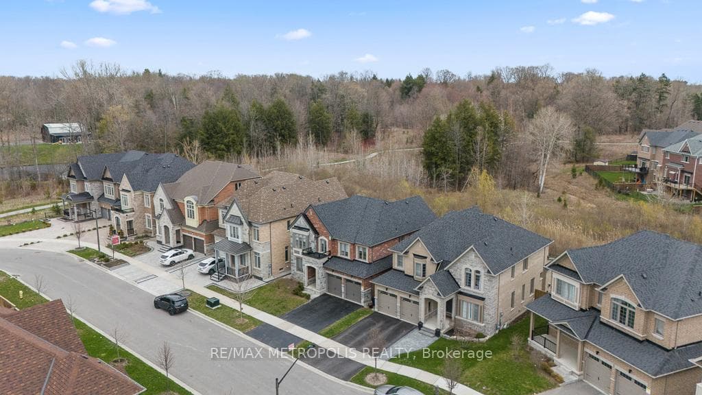 42 Blenheim Circle, Whitby, ON L1P 0E2, Whitby, ON — photo 2 of 31