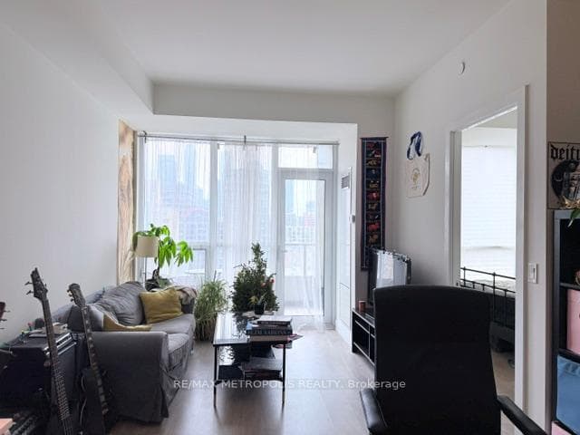 38 Cameron Street 1120, Toronto C01, ON M5T 0C3, Toronto C01, ON — photo 14 of 36