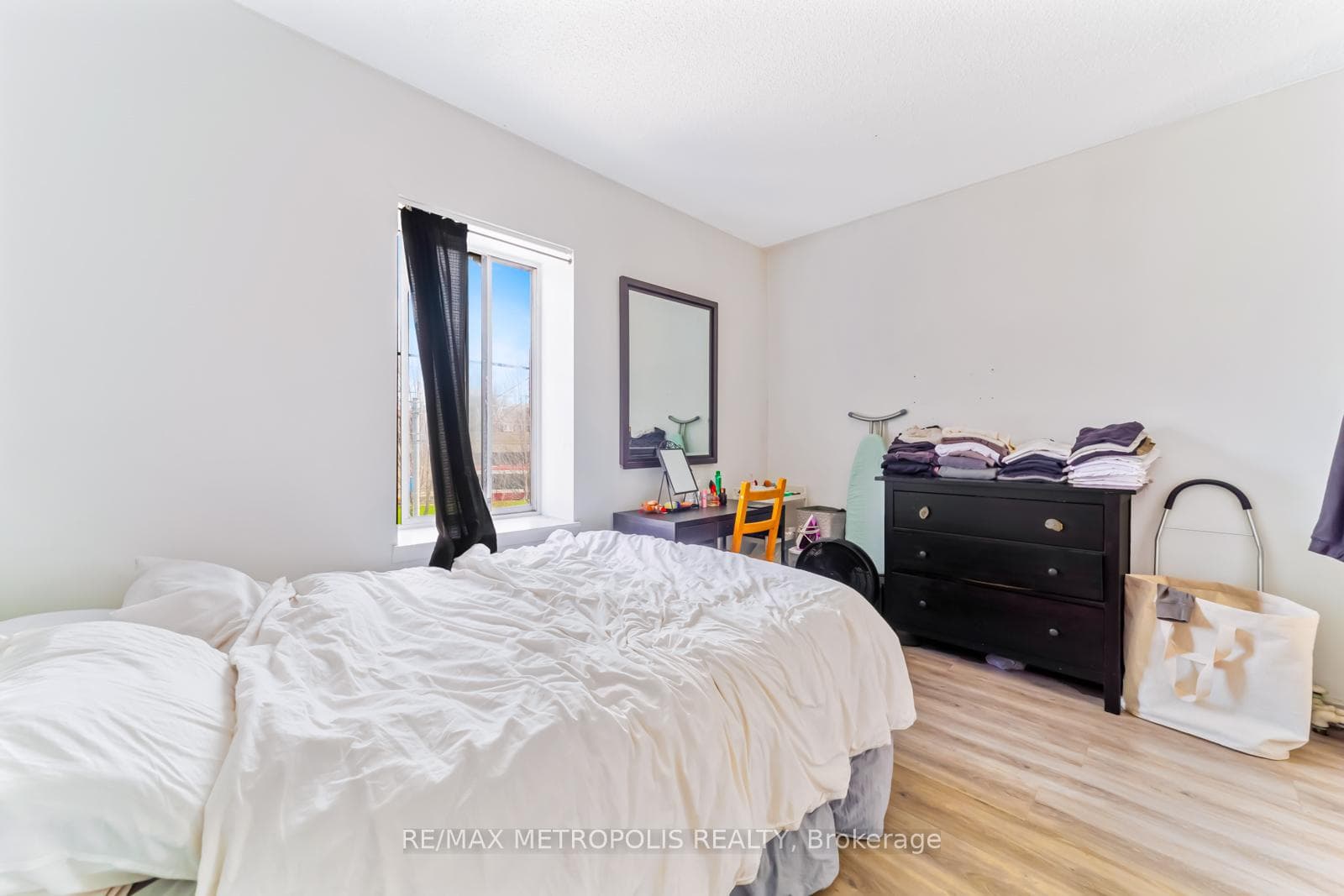 854 BATHURST Street, Toronto C02, ON M5R 3G3, Toronto C02, ON — photo 40 of 49