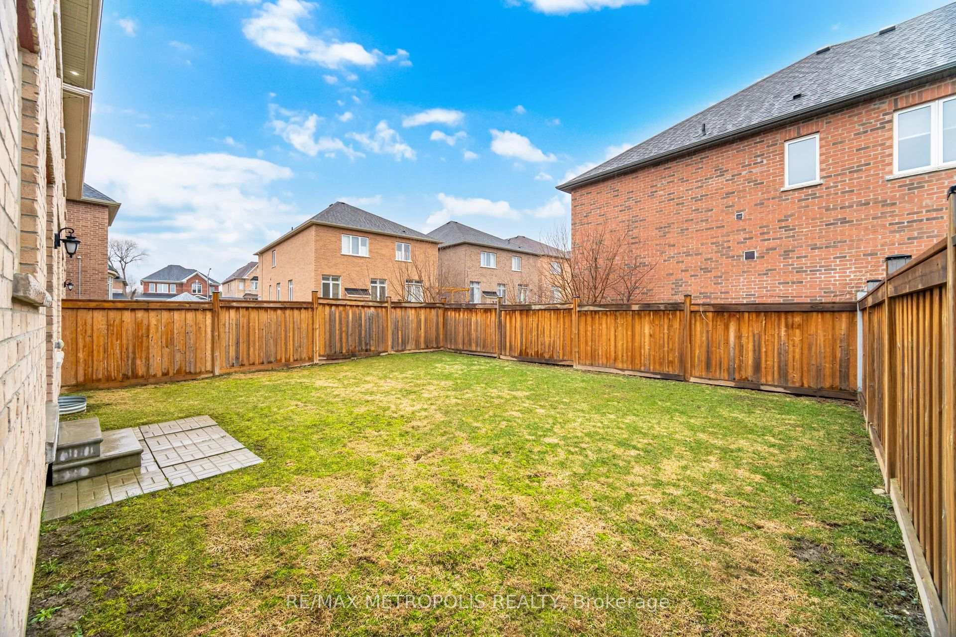223 Inverness Way S, Bradford West Gwillimbury, ON L3Z 0W5, Bradford West Gwillimbury, ON — photo 22 of 95
