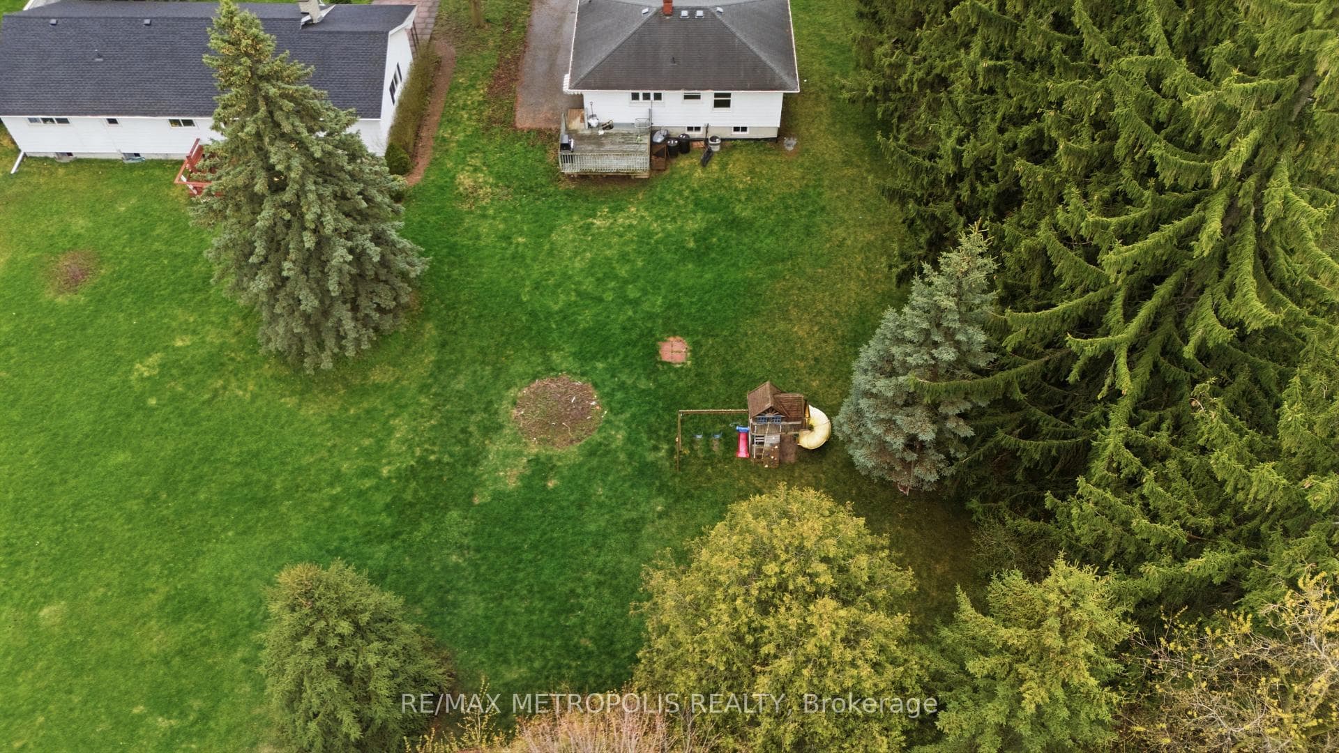 148 Winchester Road E, Whitby, ON L1M 1X2, Whitby, ON — photo 10 of 11