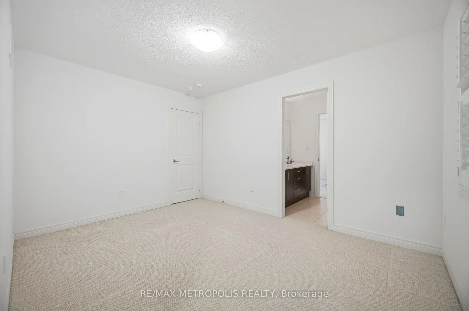 223 Inverness Way S, Bradford West Gwillimbury, ON L3Z 0W5, Bradford West Gwillimbury, ON — photo 18 of 95