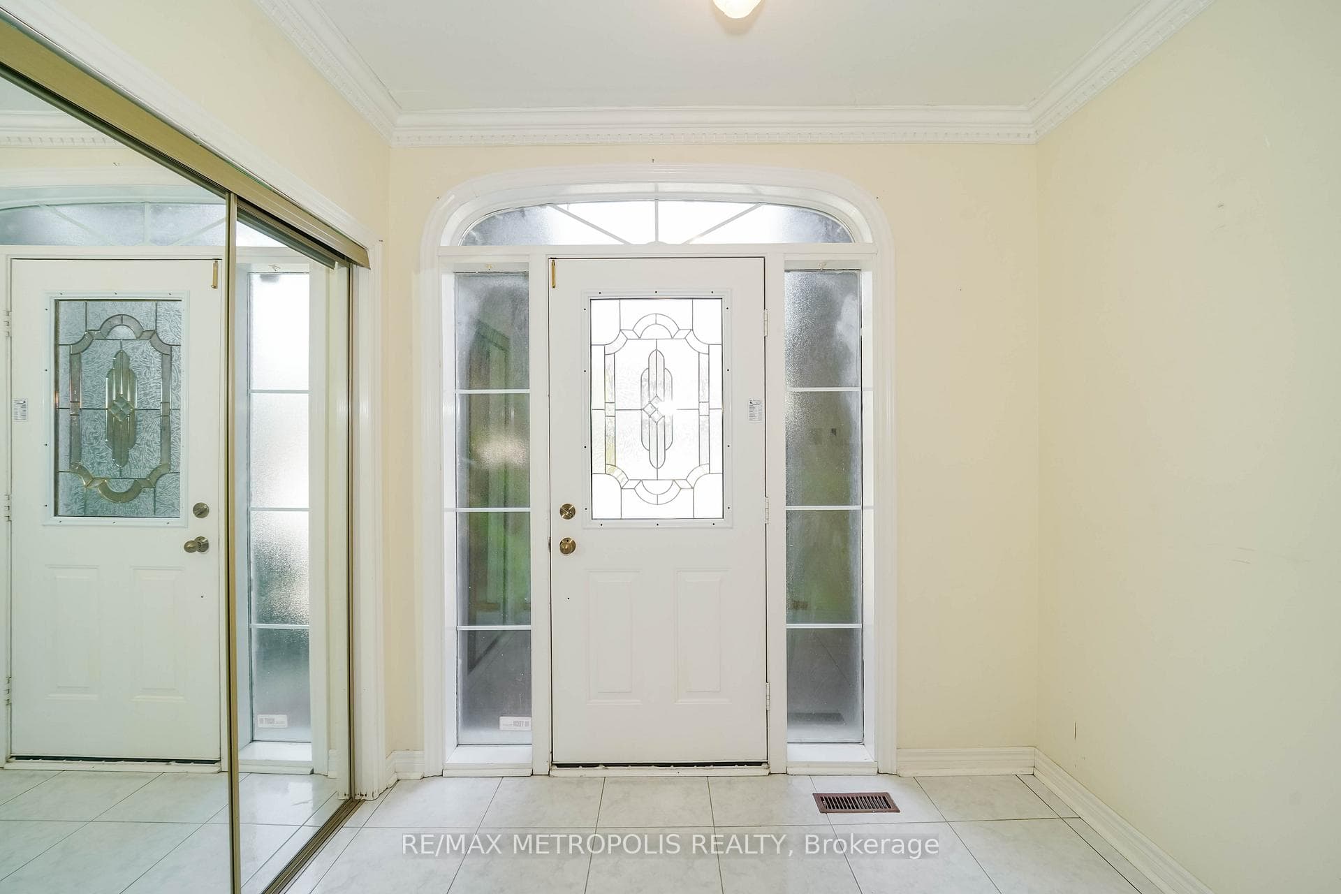 2 Schooner Court, Markham, ON L6C 1R2, Markham, ON — photo 11 of 54