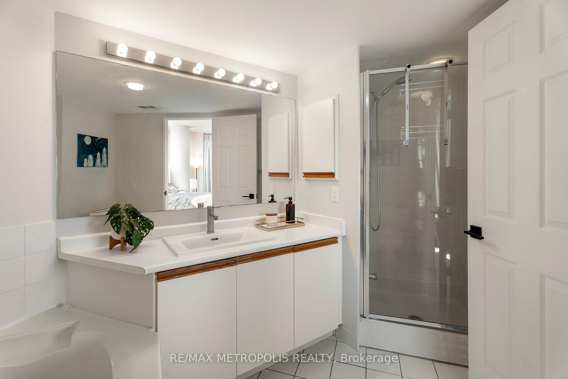 3233 Eglinton Avenue E 1707, Toronto E08, ON M1J 3N6, Toronto E08, ON — photo 15 of 37