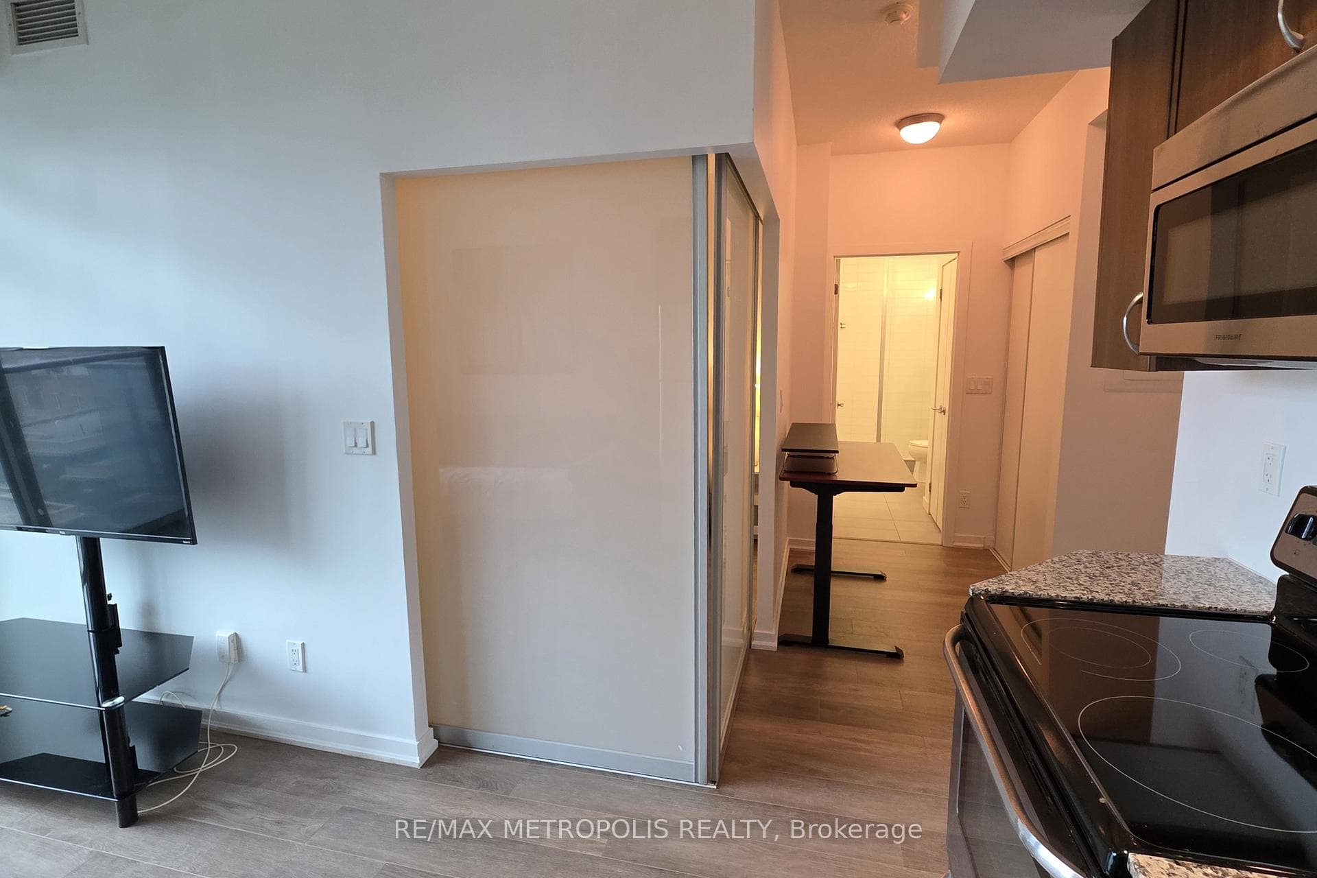 55 East Liberty Street 813, Toronto C01, ON M6K 3P9, Toronto C01, ON — photo 7 of 28
