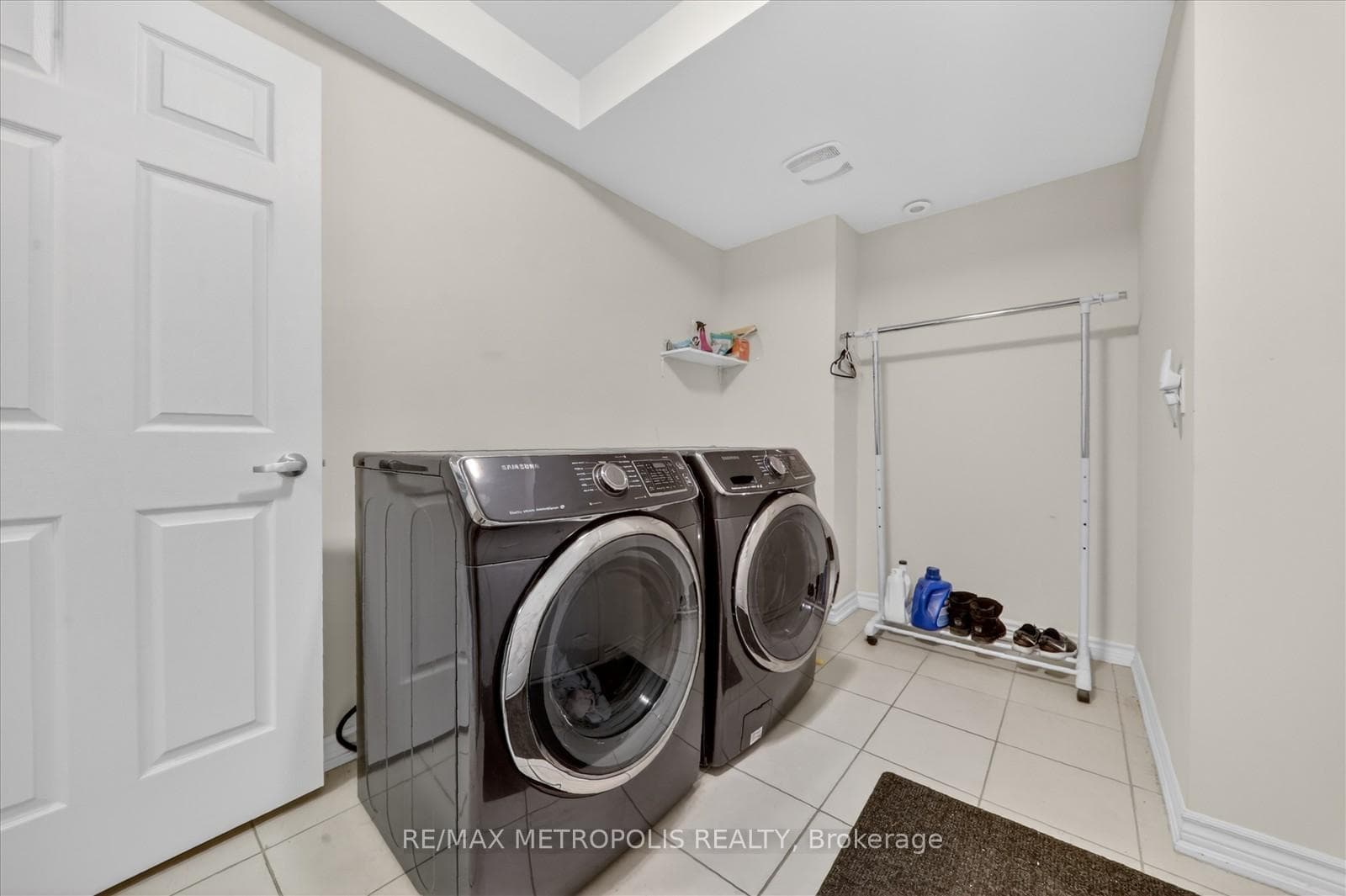 1 Boadway Crescent, Whitchurch-Stouffville, ON L4A 1X9, Whitchurch-Stouffville, ON — photo 14 of 47