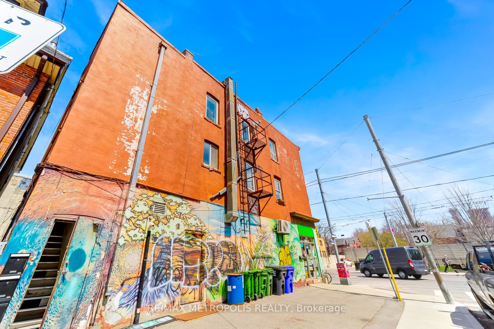 854 BATHURST Street, Toronto C02, ON M5R 3G3, Toronto C02, ON — photo 42 of 49