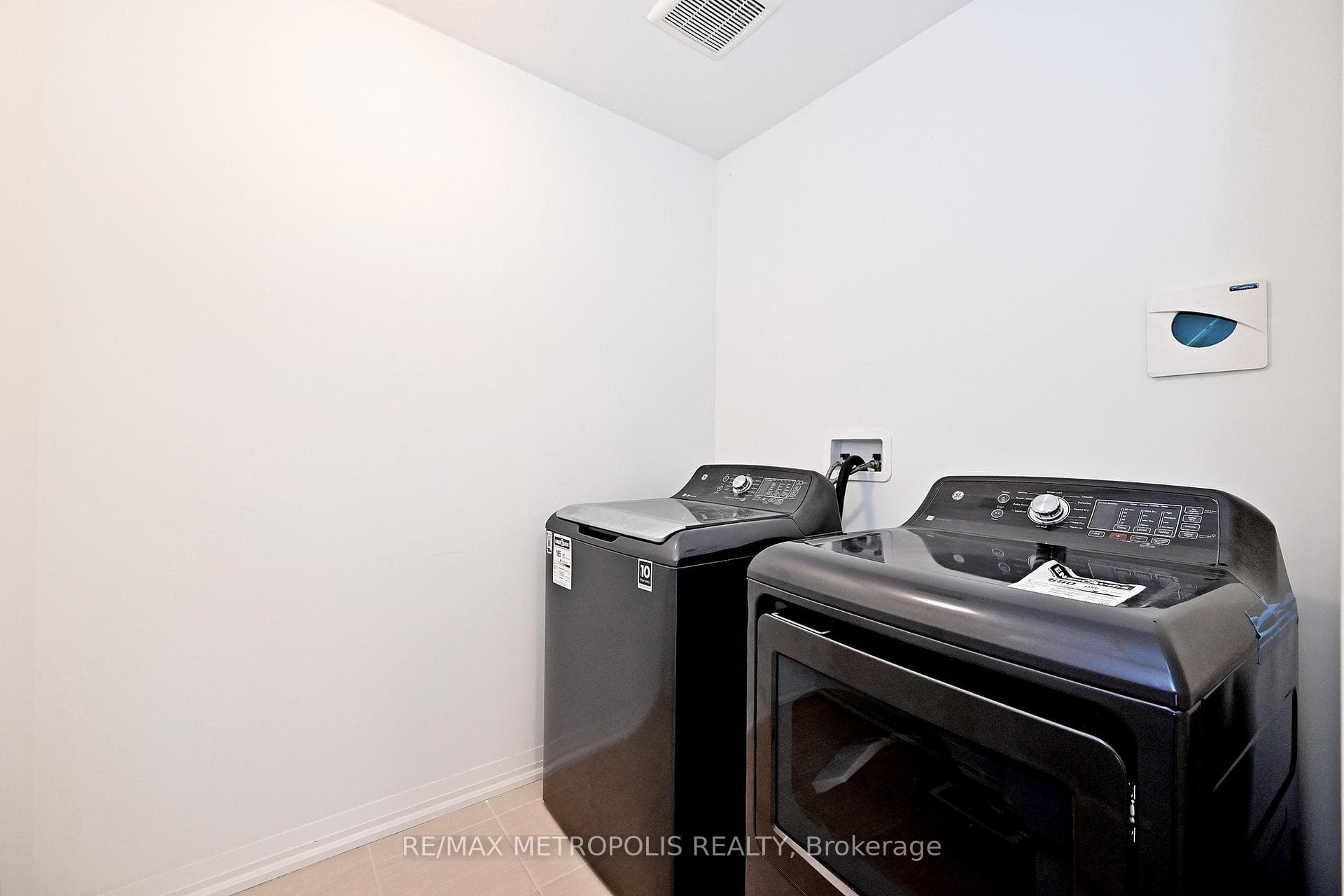 4552 Portage Road 104, Niagara Falls, ON L2E 6A8, Niagara Falls, ON — photo 42 of 50