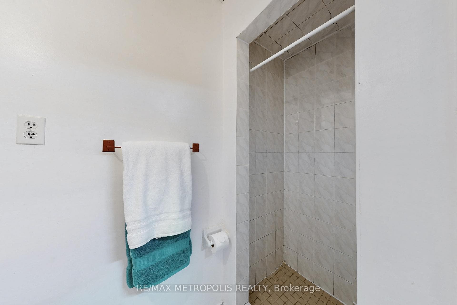 1021 Midland Avenue 25, Toronto E08, ON M1K 4G7, Toronto E08, ON — photo 40 of 50
