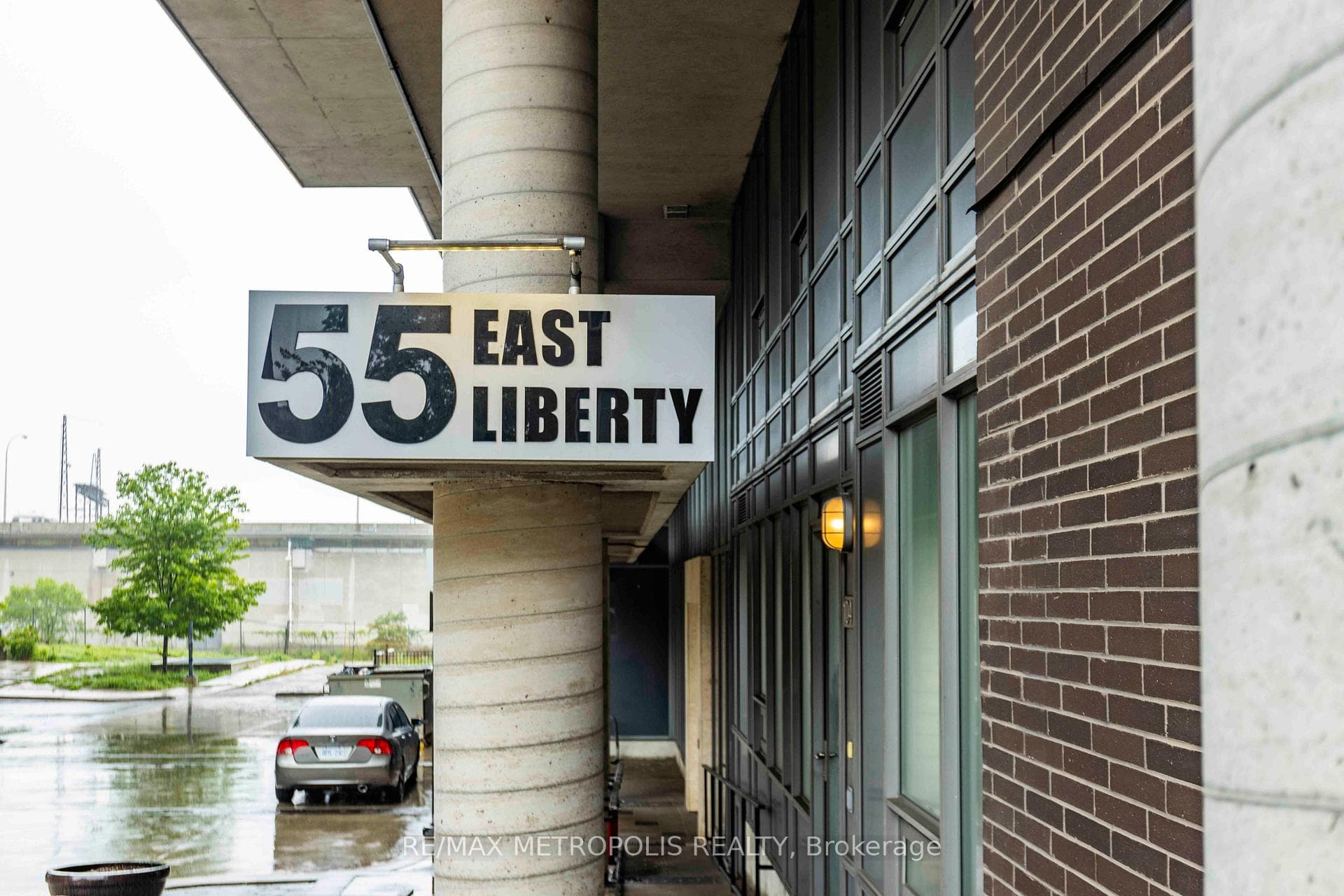 55 East Liberty Street 813, Toronto C01, ON M6K 3P9, Toronto C01, ON — photo 14 of 28