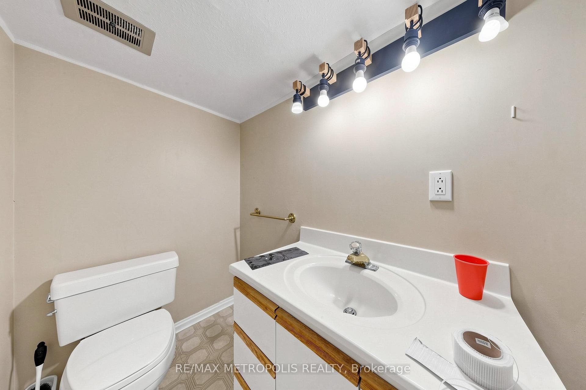 51 Greyabbey Trail, Toronto E08, ON M1E 1V8, Toronto E08, ON — photo 45 of 51