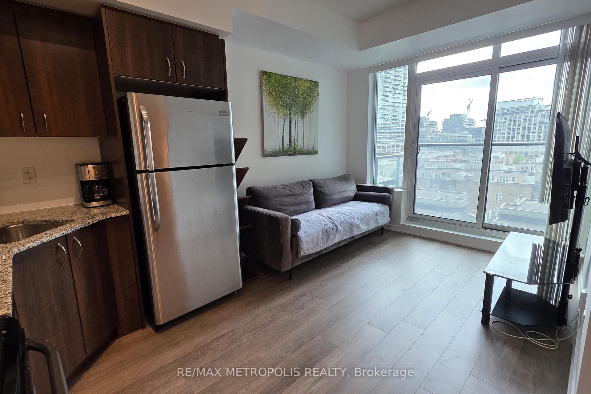 55 East Liberty Street 813, Toronto C01, ON M6K 3P9, Toronto C01, ON — photo 1 of 28