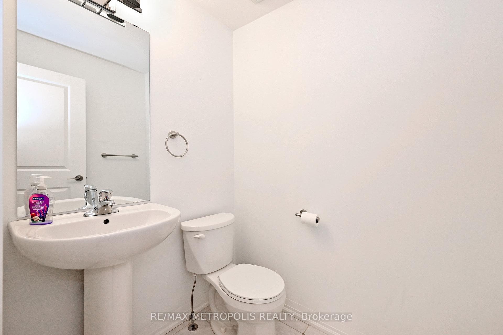 4552 Portage Road 104, Niagara Falls, ON L2E 6A8, Niagara Falls, ON — photo 18 of 50