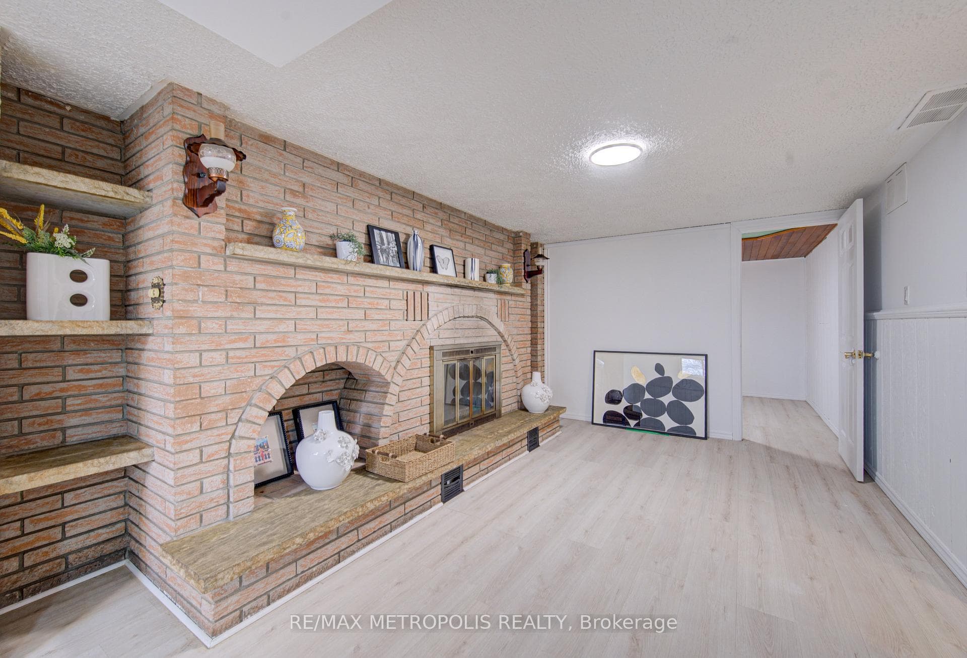 93 Linnwood Avenue, Cambridge, ON N1R 1V2, Cambridge, ON — photo 7 of 42