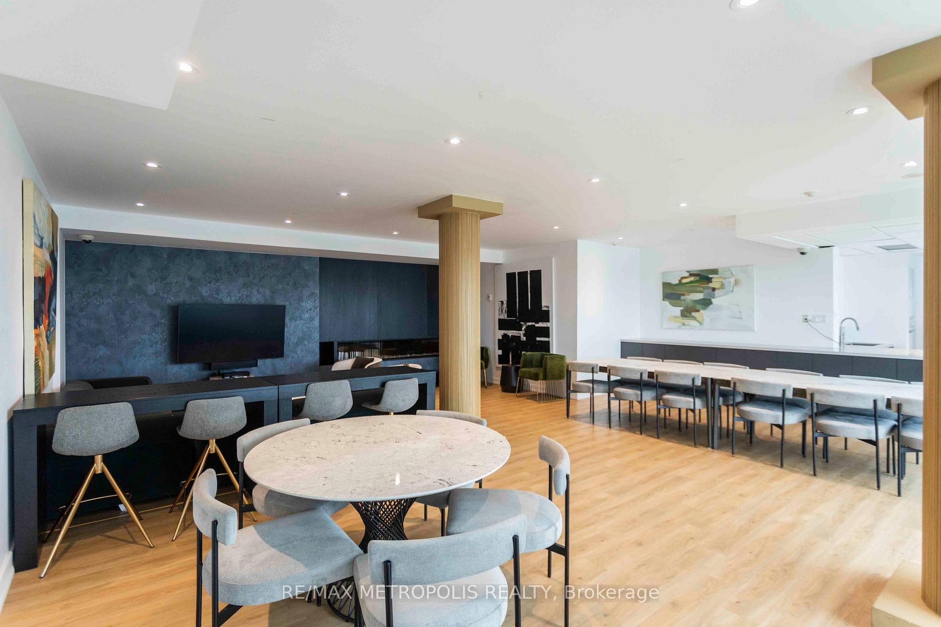 55 East Liberty Street 813, Toronto C01, ON M6K 3P9, Toronto C01, ON — photo 15 of 28