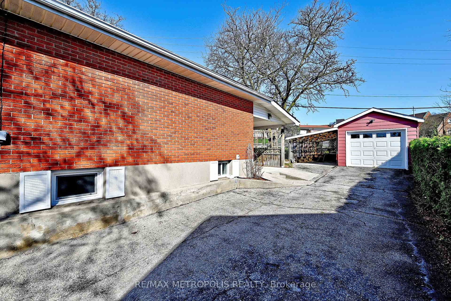 811 Dolph Street N, Cambridge, ON N3H 2B6, Cambridge, ON — photo 40 of 46