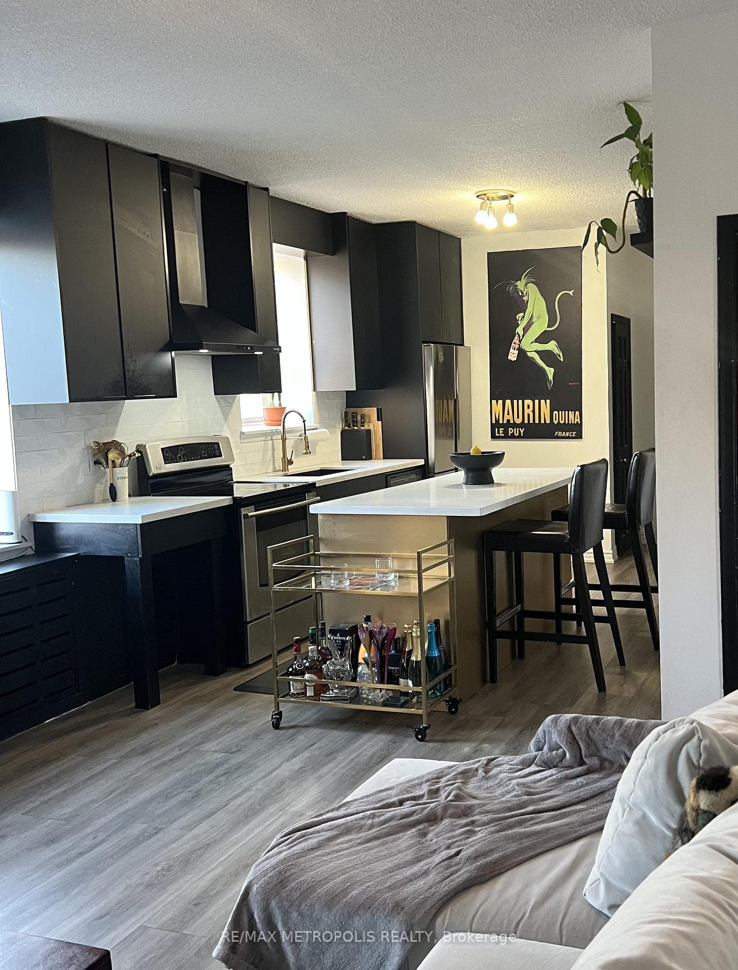 854 BATHURST Street, Toronto C02, ON M5R 3G3, Toronto C02, ON — photo 15 of 49