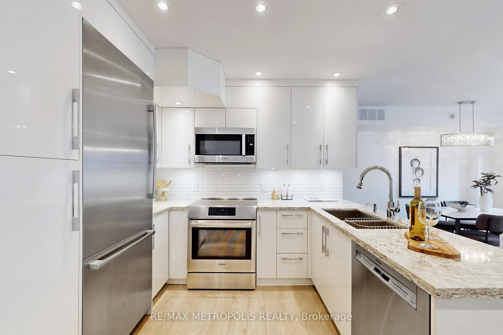 12 Sudbury Street 404, Toronto C01, ON M6J 3W7, Toronto C01, ON — photo 15 of 50