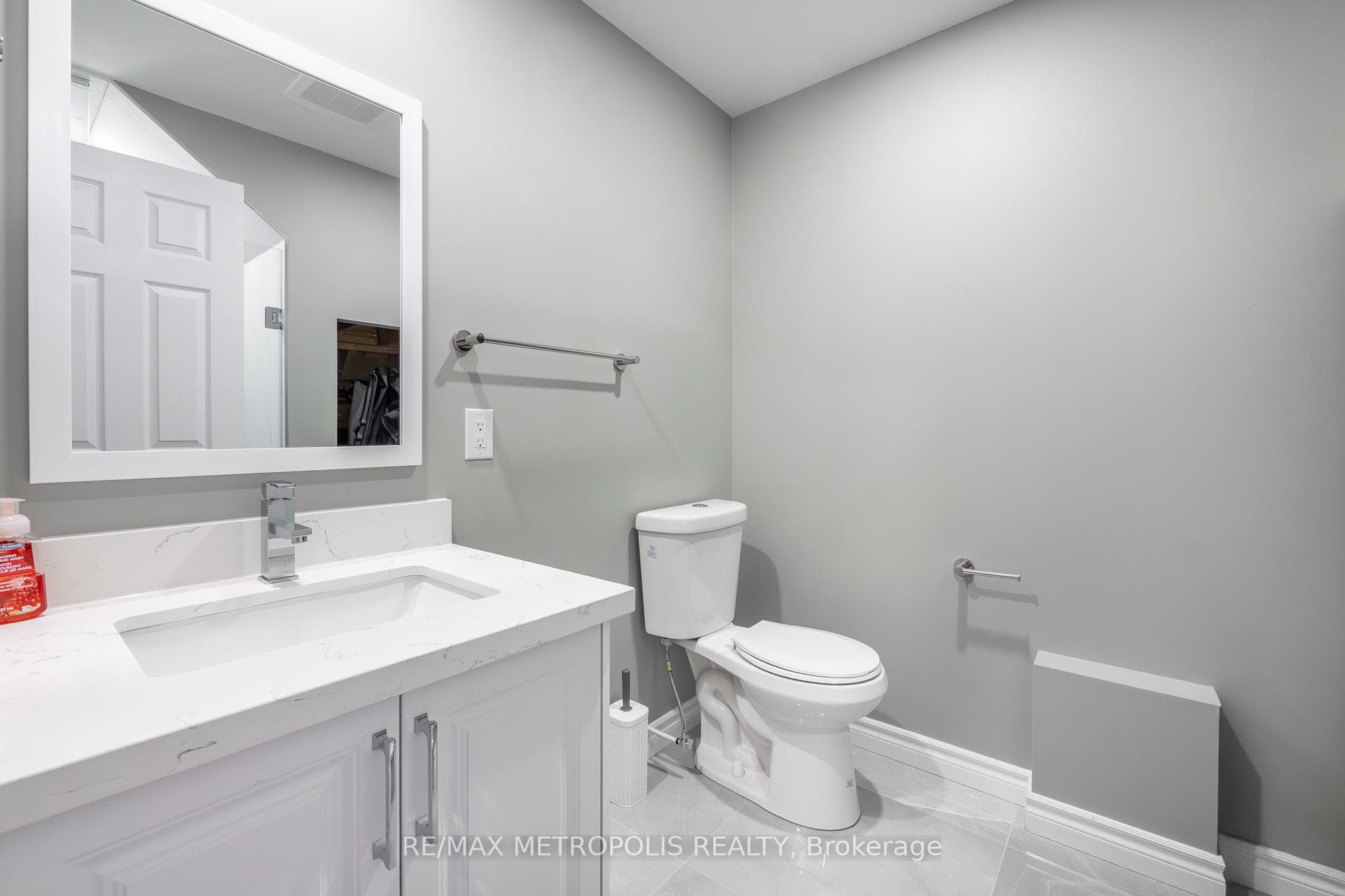 127 Mcphail Avenue, Clarington, ON L1C 7H2, Clarington, ON — photo 56 of 61
